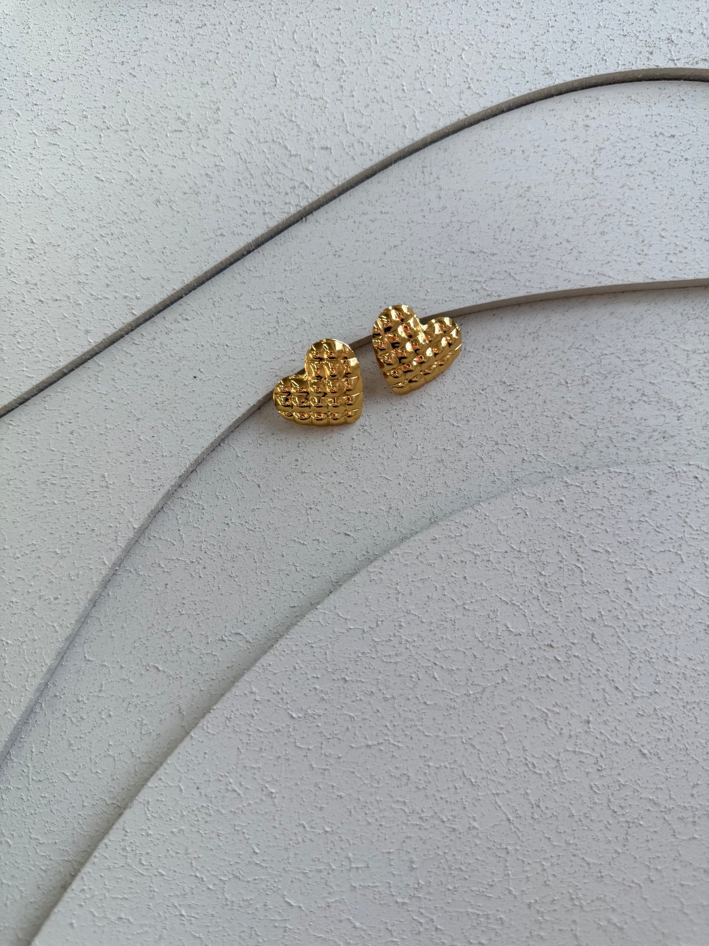 Orecchini Cuore Borchiato