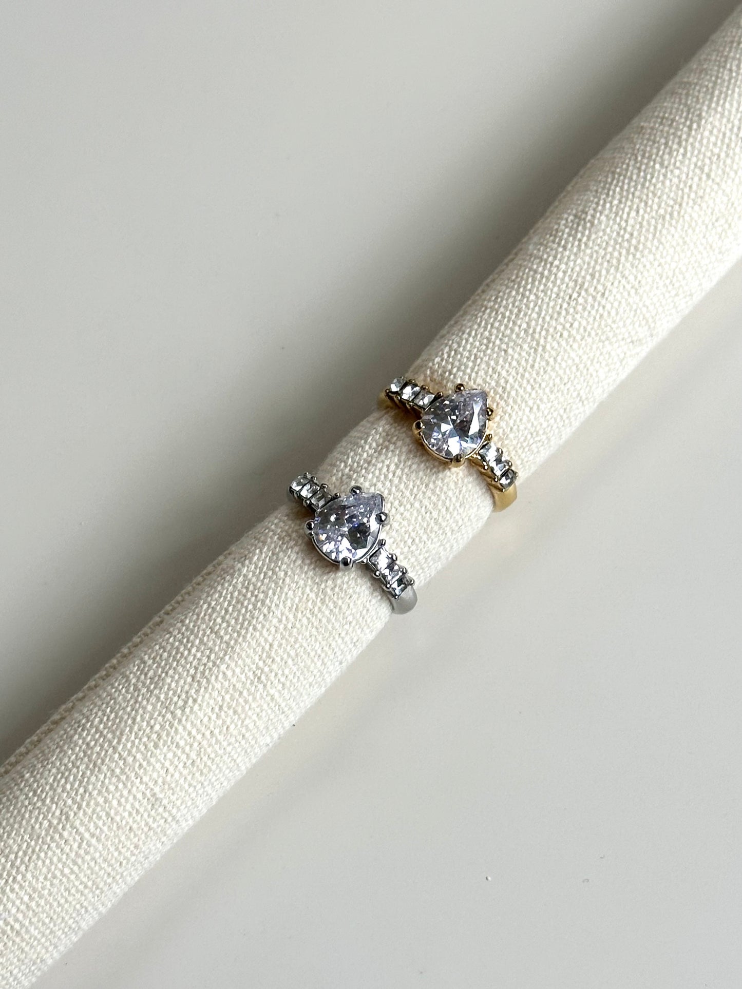 Anello Goccia Luce