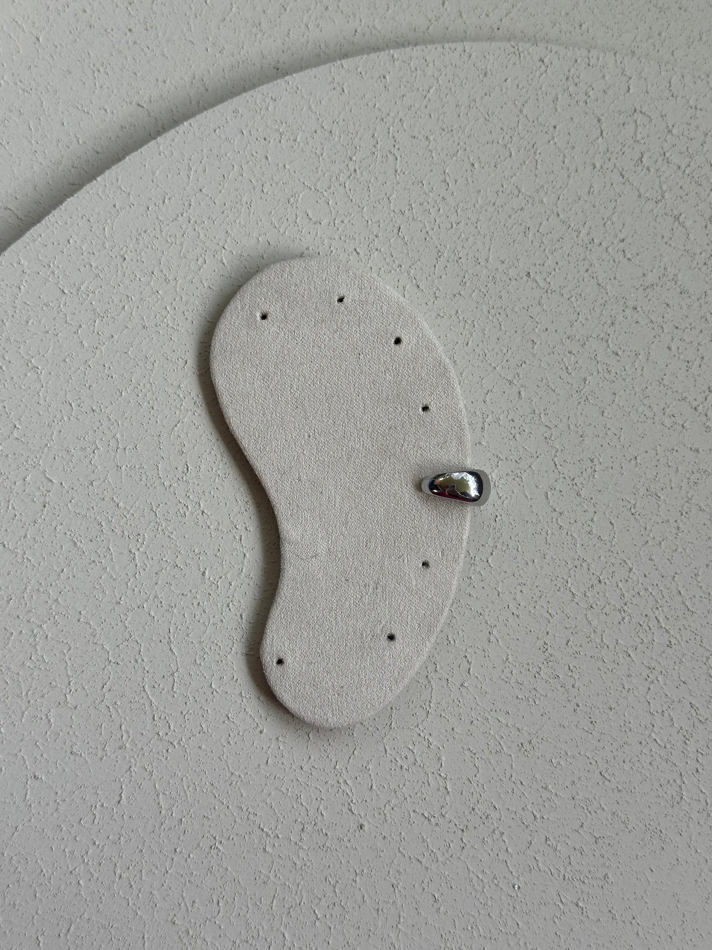 Ear-Cuff Mini Bomb