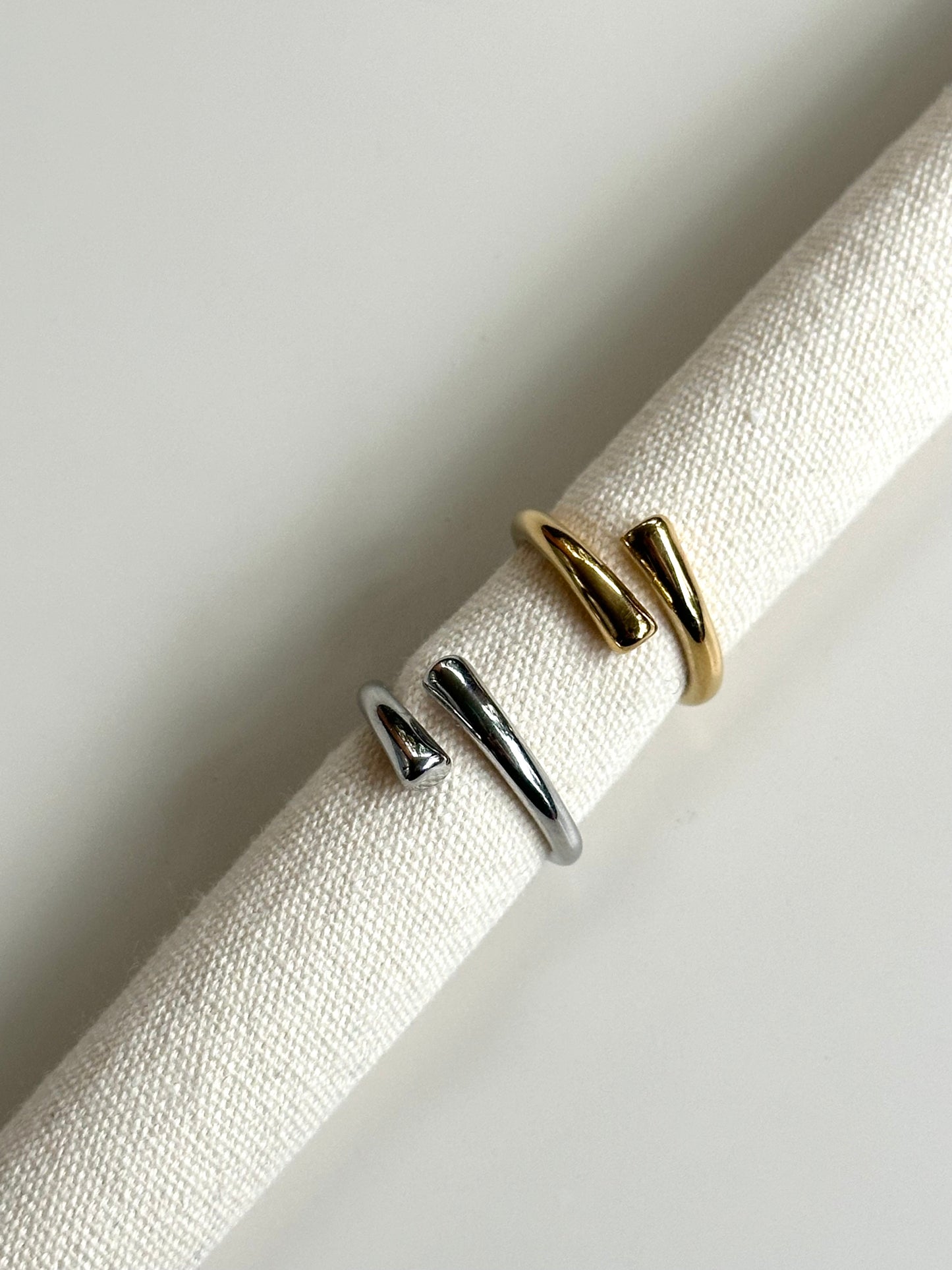 Anello Moderno