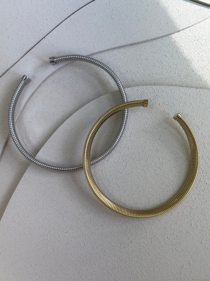 Collana Rigida Essential