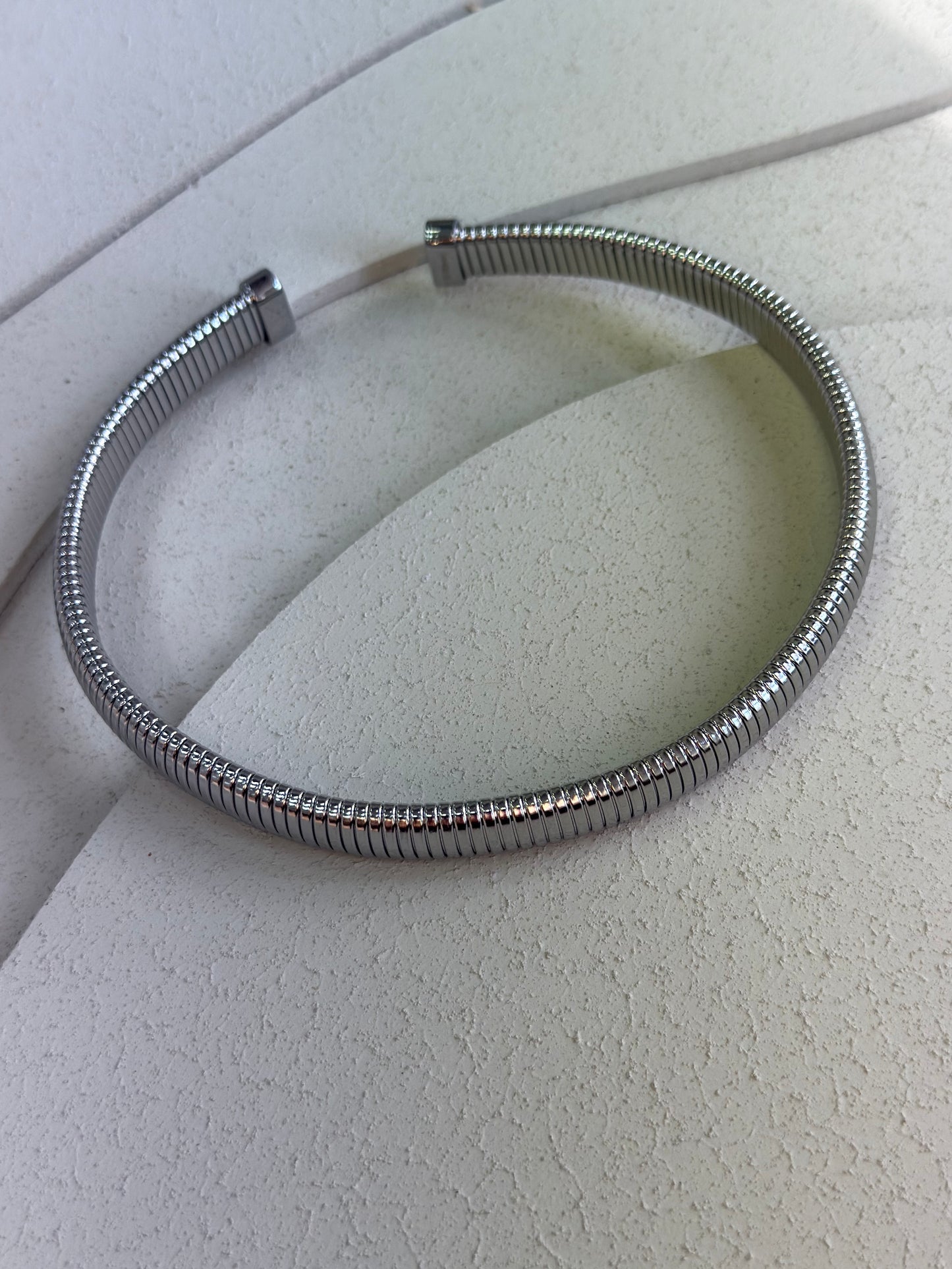 Collana Rigida Essential