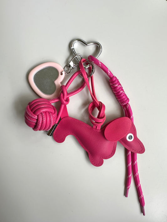 Charm Bassotto Fucsia