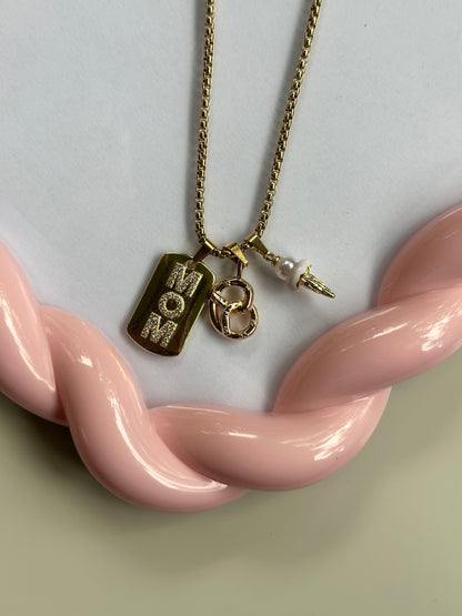 Collana Mom