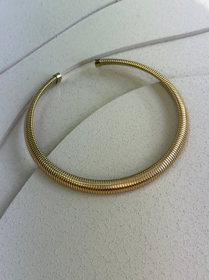 Collana Rigida Essential